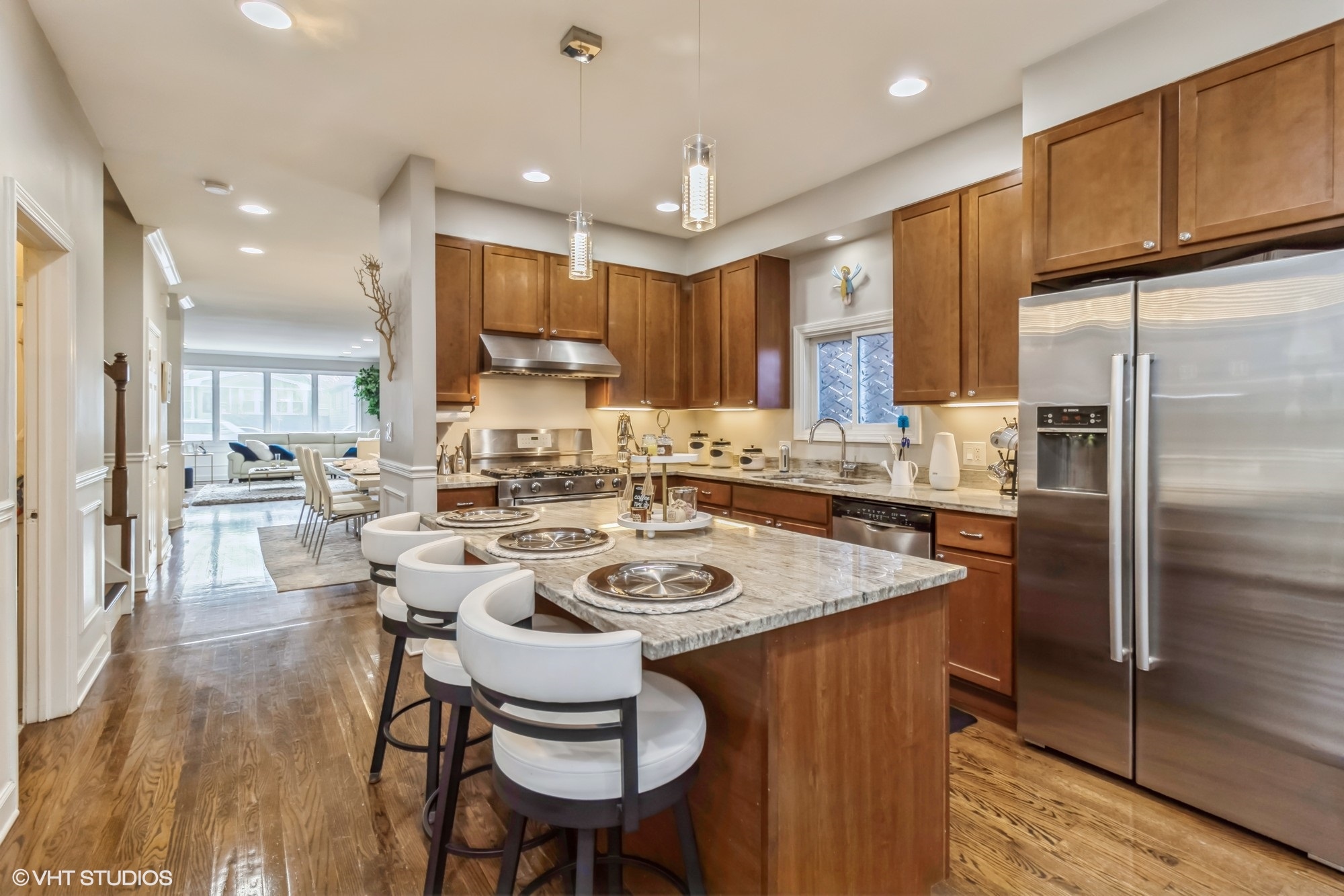 Modern Kitchen in Portage Park, Chicago