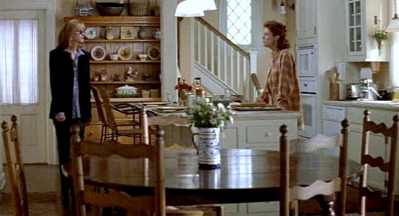 Screenshot of Julia Roberts and Susan Sarandon in Stepmom movie