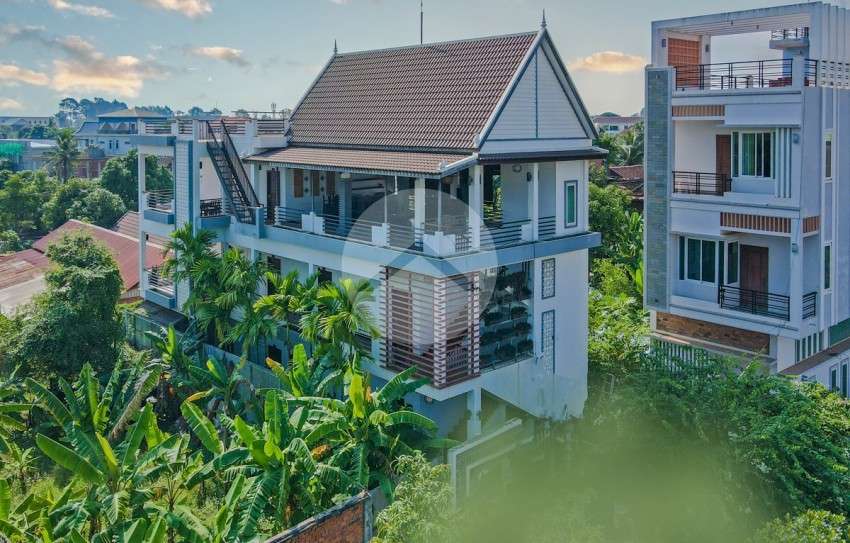 Hostel vs Hotel: Which One Should...