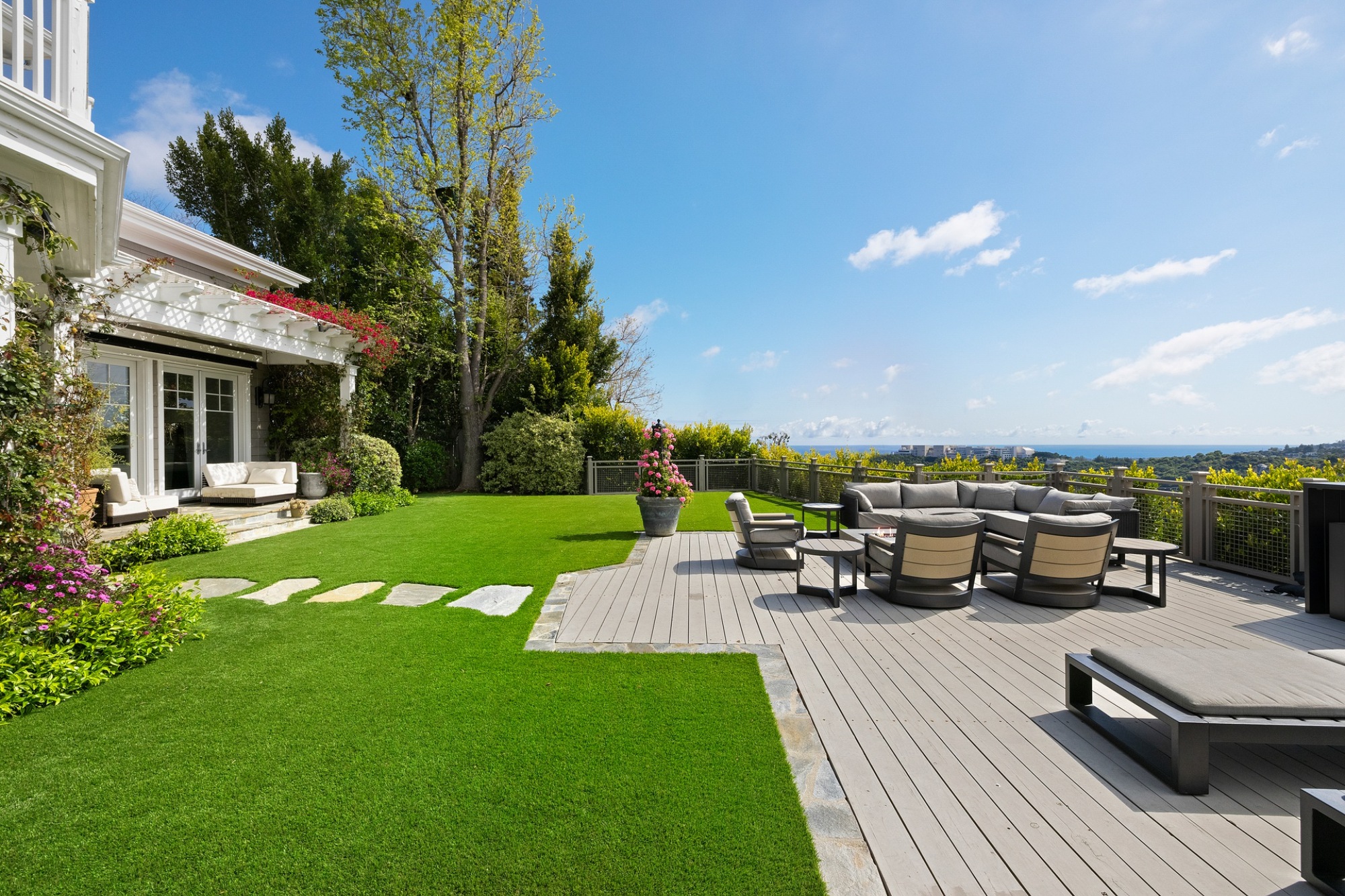 Bel-Air Home Comes With Museum-Worthy Views